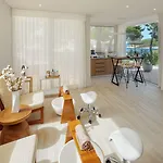 Hotel Gava Waterman Island