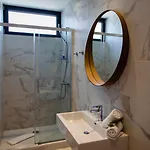 Hotel Gava Waterman Island