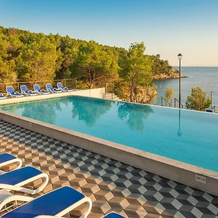 Gava Waterman Island Milna (Brac)