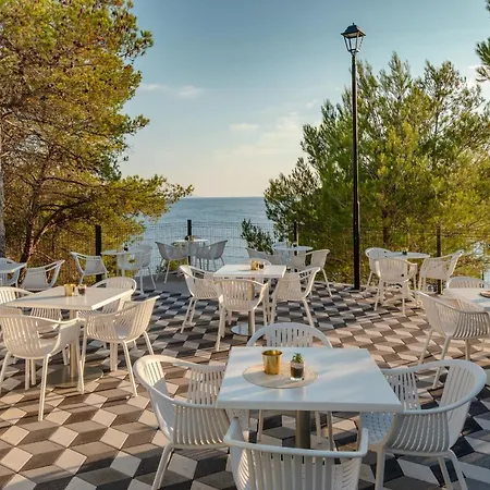 Gava Waterman Island 4* Milna (Brac)